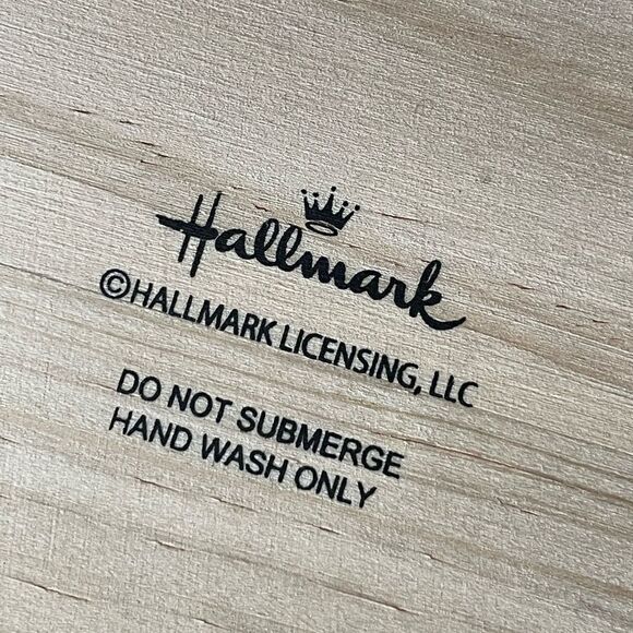 Hallmark Vintage 1970’s Trio of Small Ceramic Serving Bowls on Wooden Block - Picture 12 of 13